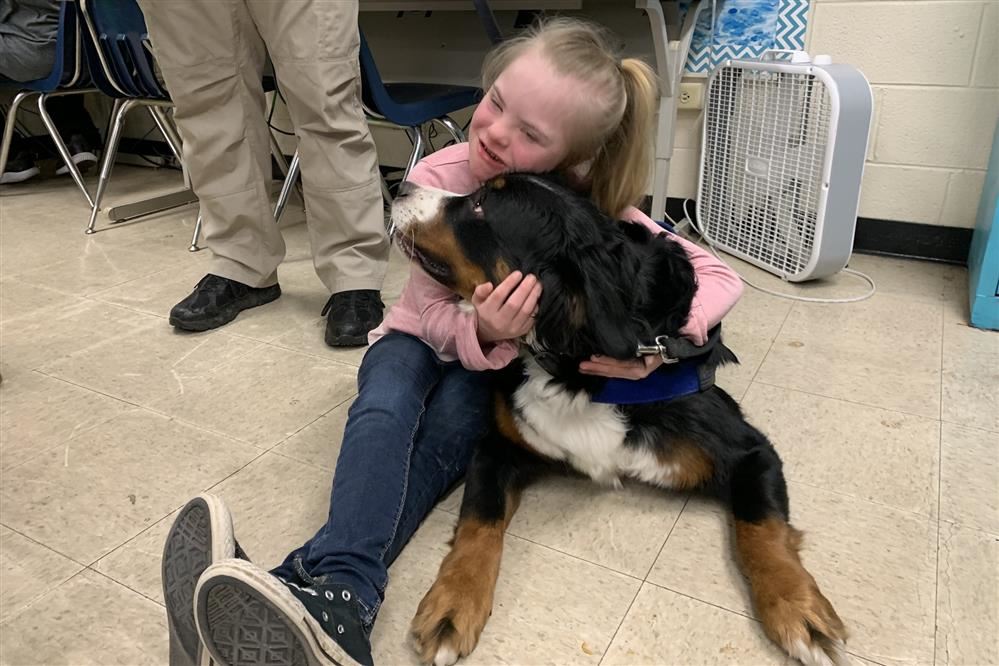  Student with therapy dog